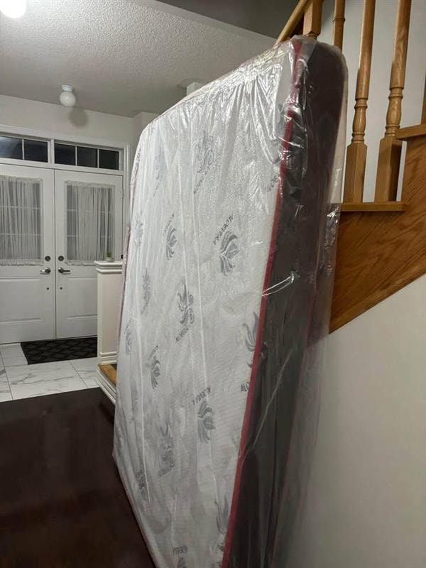 Comfortable Pillow Top Mattress – Queen Size – COD