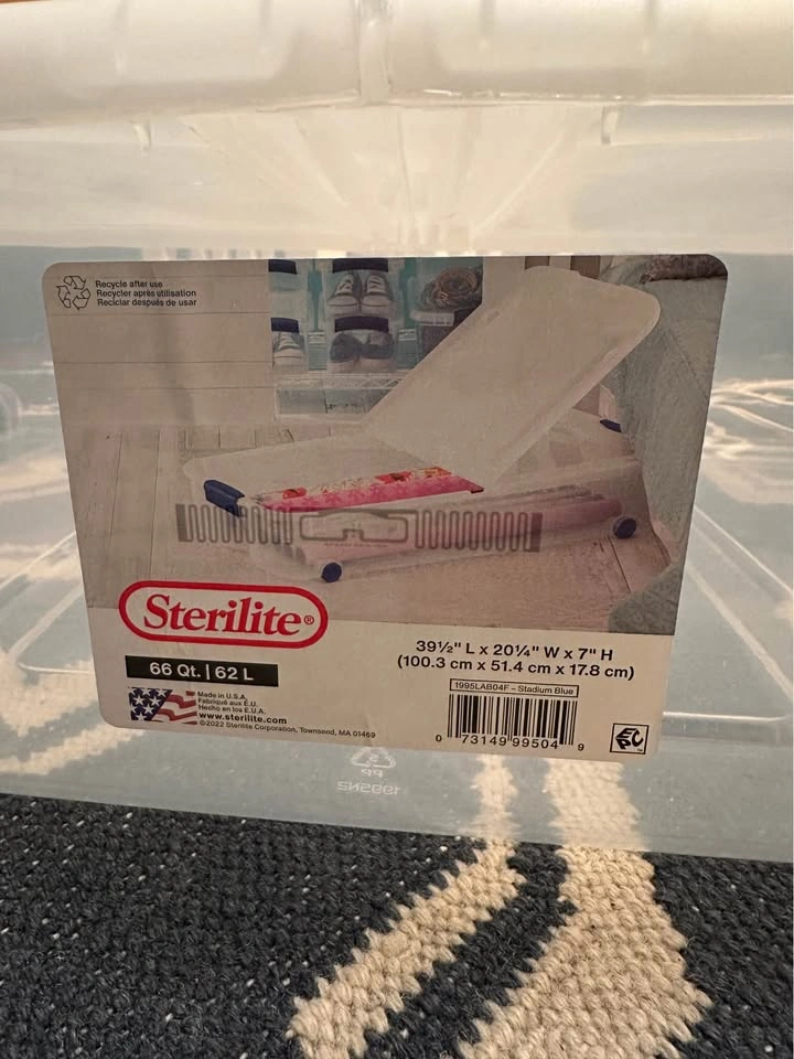 Sterilite Underbed Storage Box with Wheels. 1 Wheel Detached. - photo 2