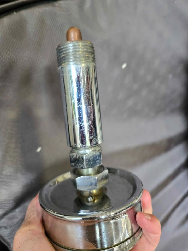 Vintage Industrial Gauge with Heavy Pipe Mount - 0-160 PSI Steam - photo 5