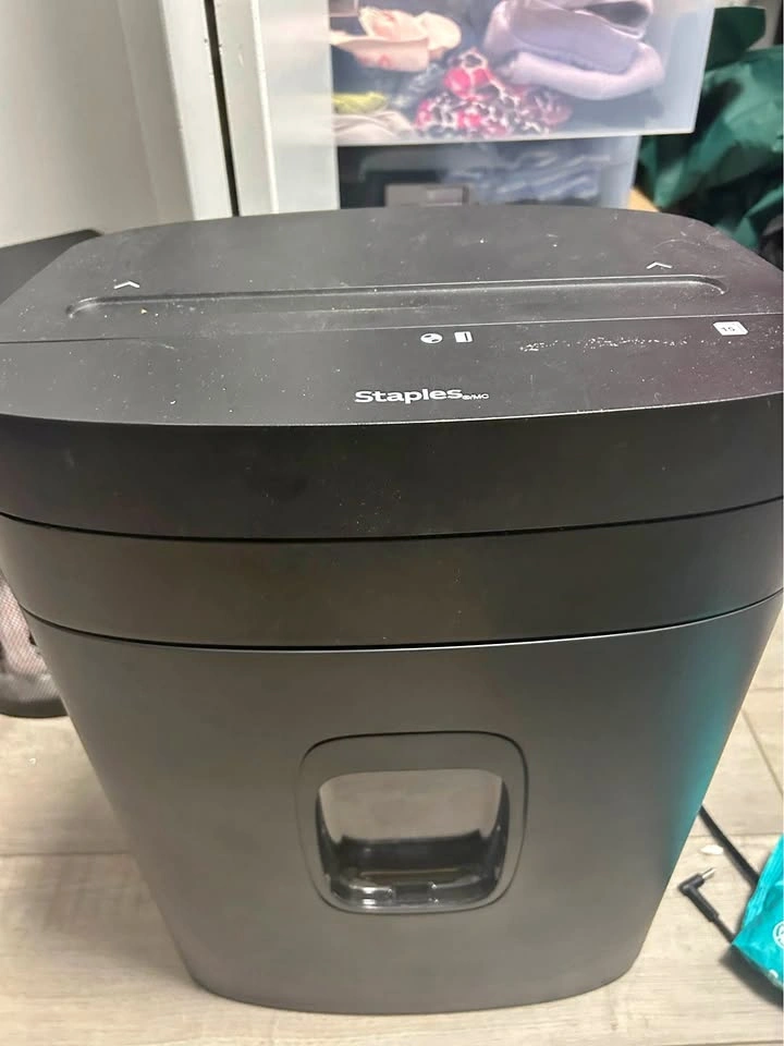 Cross cut paper shredder