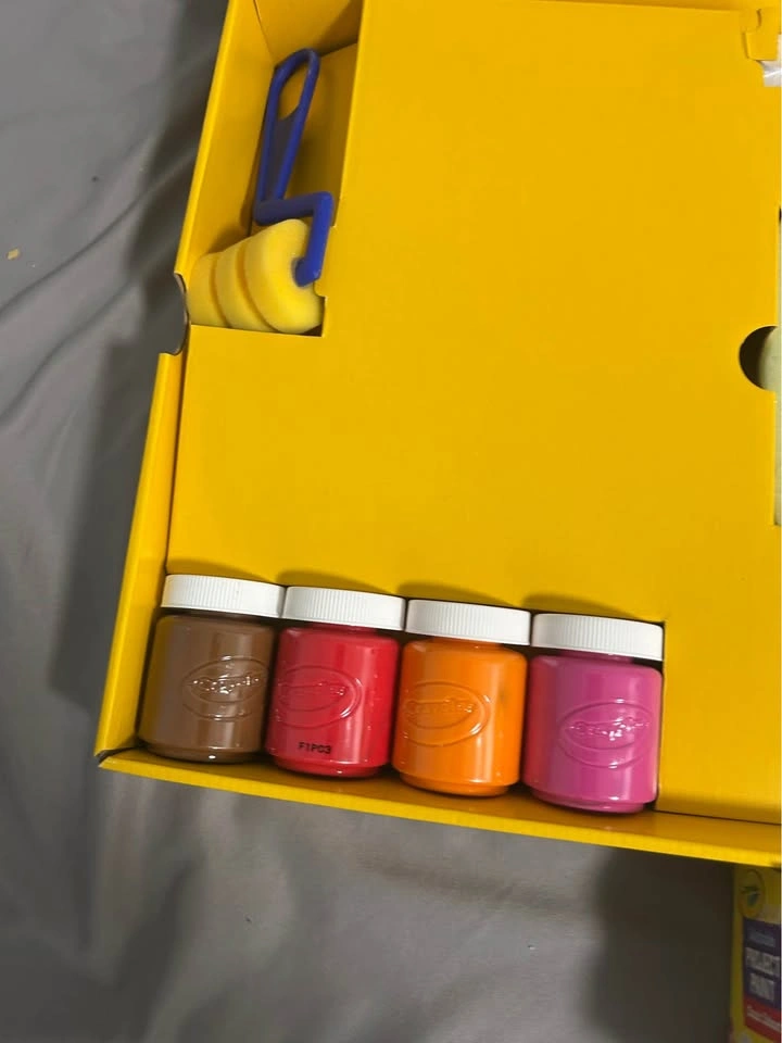Crayola paint kit & additional paint price is for all - photo 4
