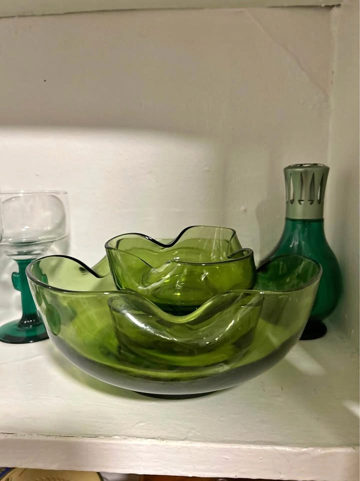 Vintage Anchor Hocking Avocado Green Glass Chip and Dip Set