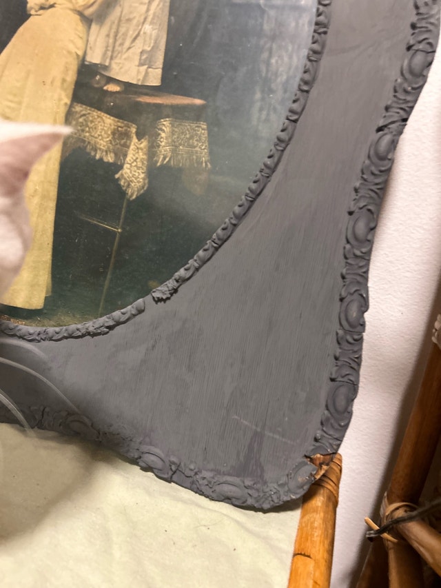Vintage Oval Framed photos - photo 4