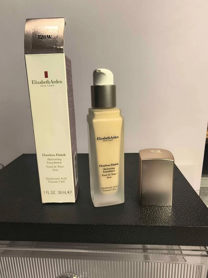 Elizabeth Arden Flawless Finish Liquid Foundation 120W - photo 5