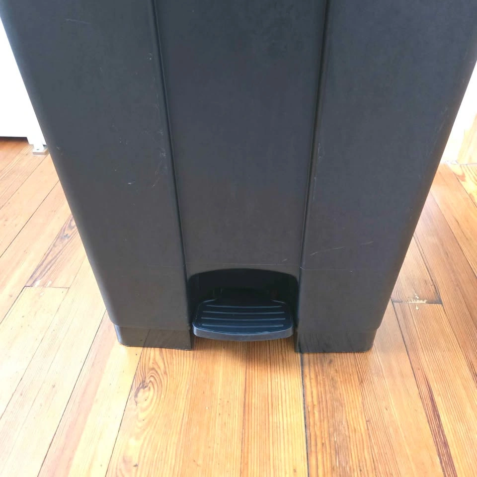 Safco Indoor Step Trash Can Black Plastic, 17 Gallons (9922BL) 🏈 - photo 3