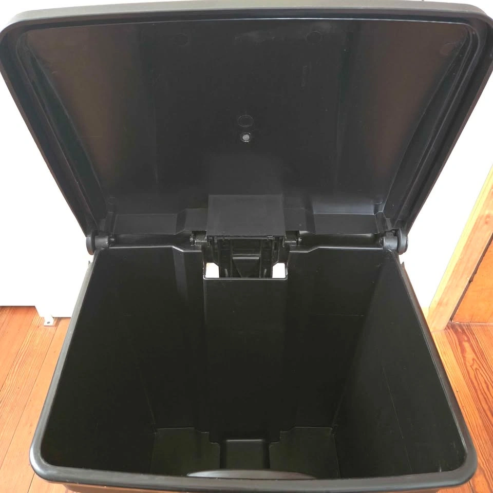 Safco Indoor Step Trash Can Black Plastic, 17 Gallons (9922BL) 🏈 - photo 4