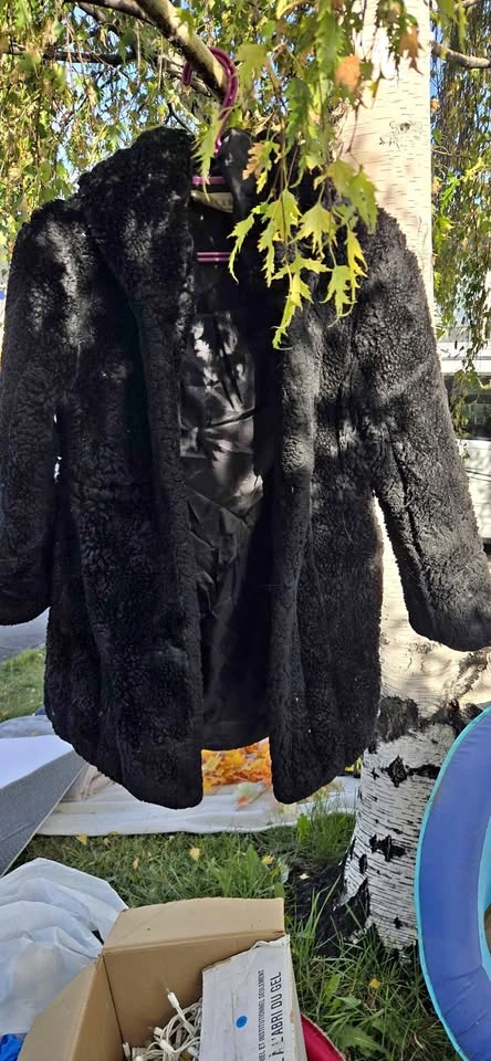 ELLAW Faux Fur Coat