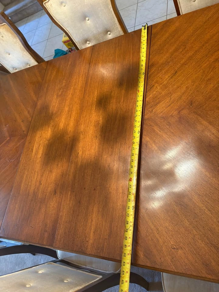 Canadian-Made Dining Table + 8 Upholstered Chairs - photo 5
