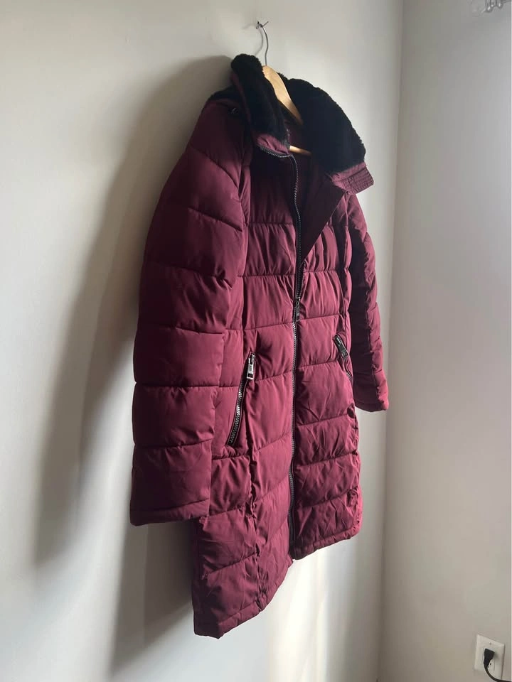 Andrew Marc Burgundy Puffer Size Small Detachable Hood - photo 3