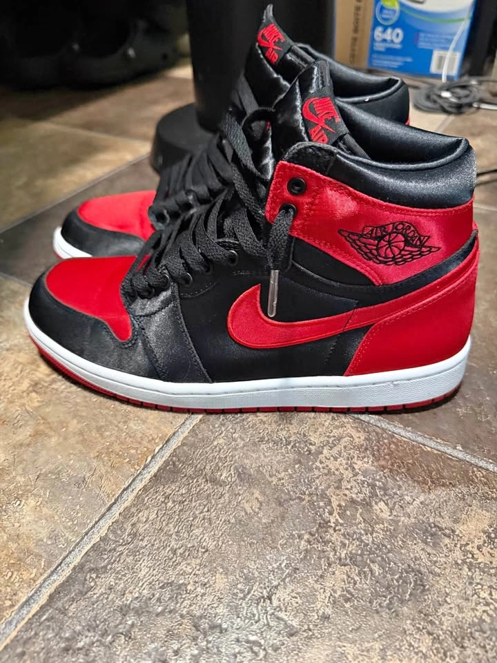 Jordan 1 Satin bred
