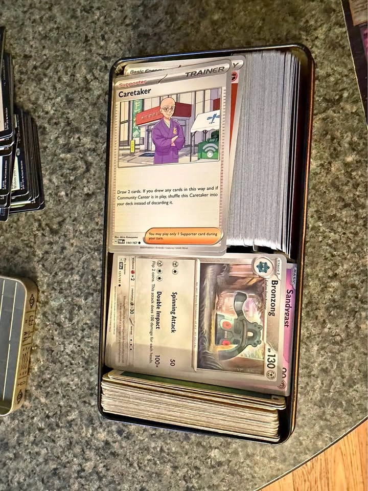 Random assortment of pokemon cards