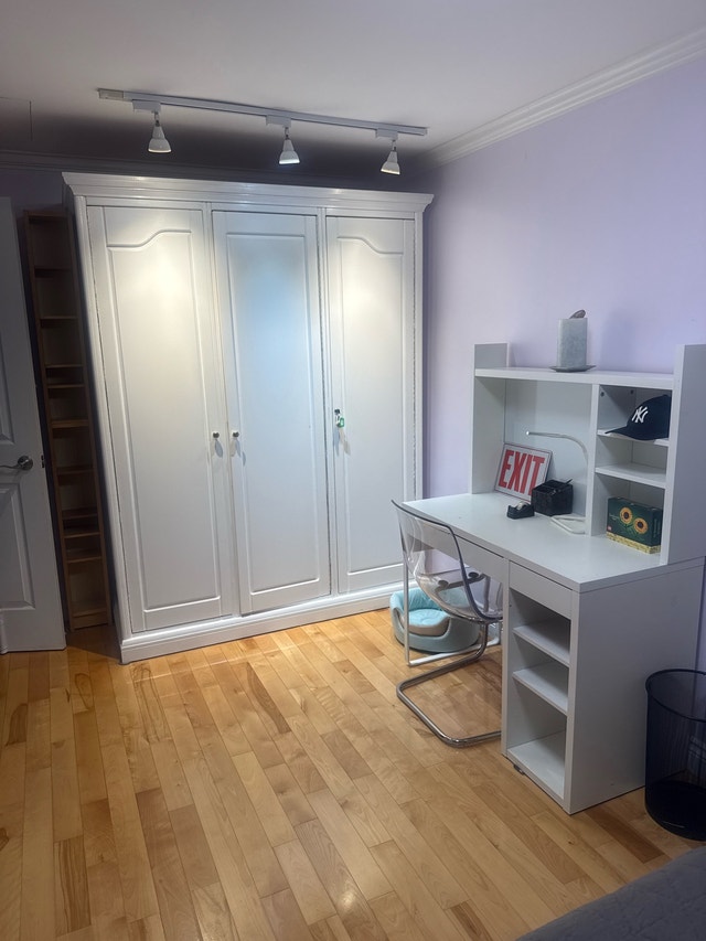 Clean & Beautiful Private Room near York University - photo 3