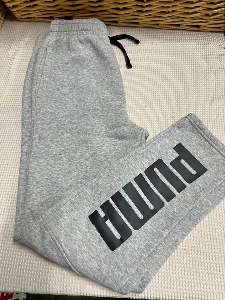 🏈 Puma Sweatpants