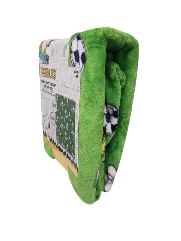 Peanuts Snoopy Soccer Silky Soft Throw Blanket 40x50 Green - photo 5
