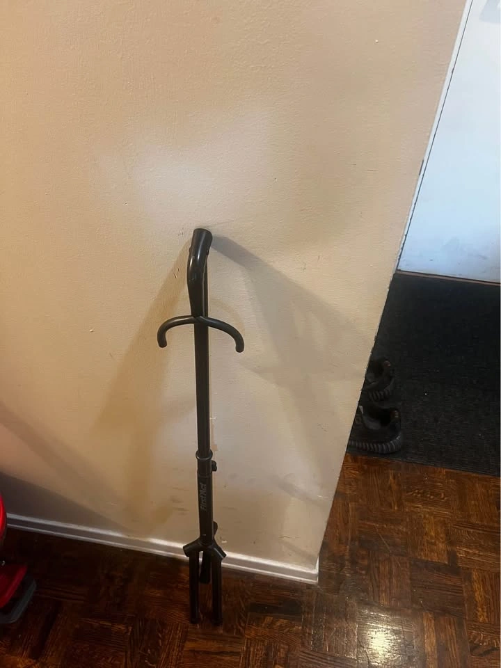First Act Guitar Stand - photo 3
