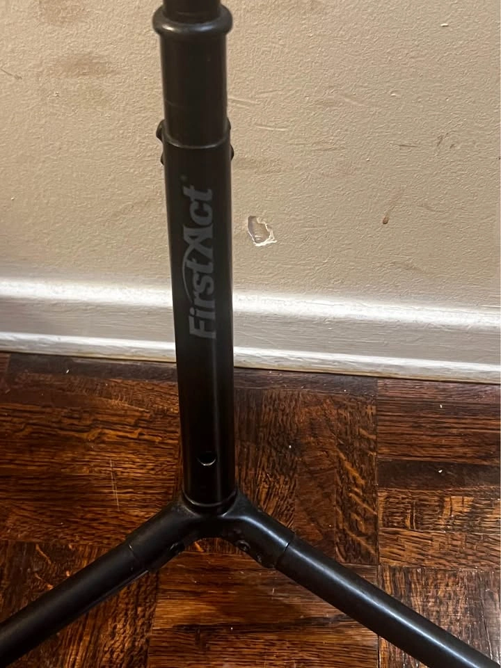 First Act Guitar Stand - photo 4