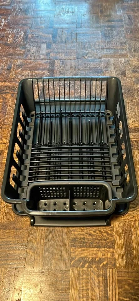 Sterilite Black Dish Drainer with Drainboard 🏈