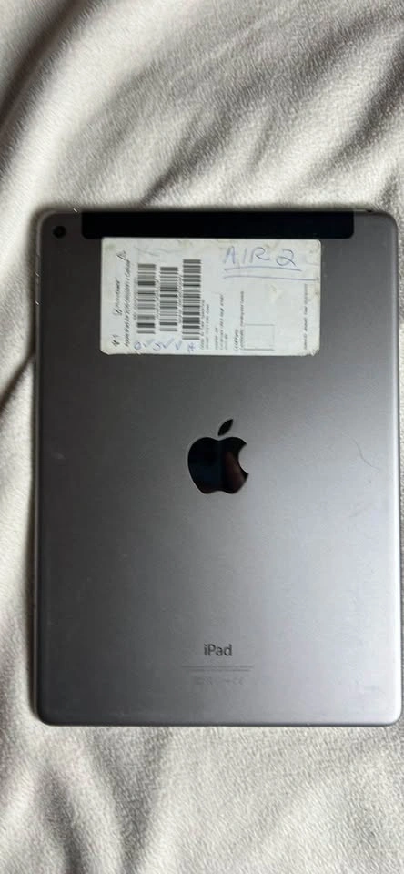 Bundle of TWO iPad Air 2’s, W/cases - photo 4