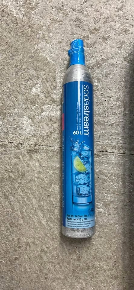 Sodastream jet, make your own sparking water - photo 2
