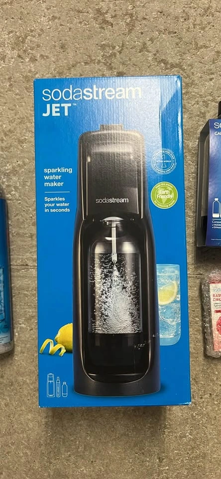 Sodastream jet, make your own sparking water - photo 3