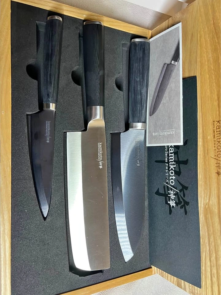 Kamikoto Kuro knife set