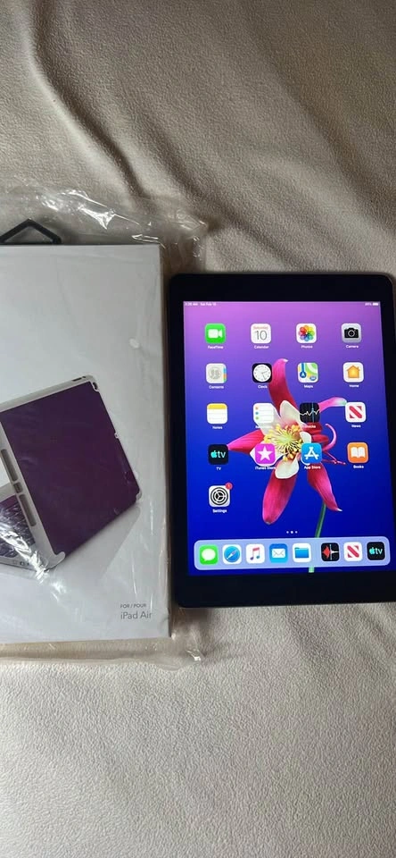 iPad Air 16GB with new keyboard case - photo 4
