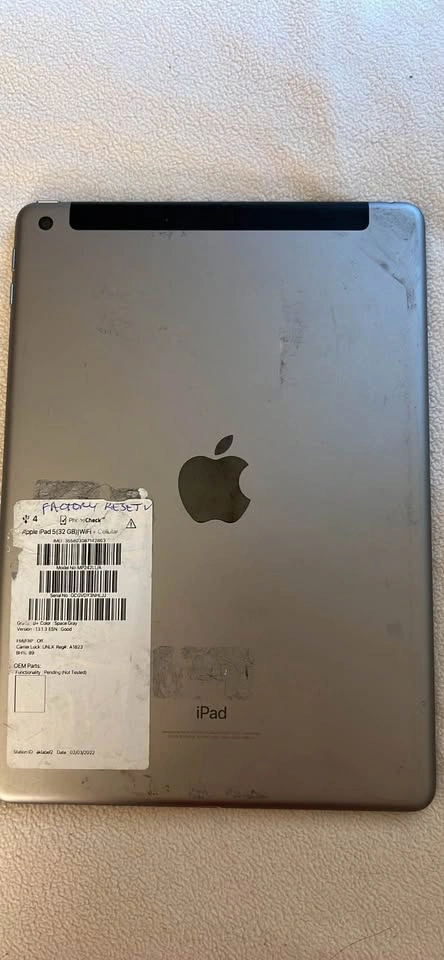 iPad 5 with pink case - photo 3