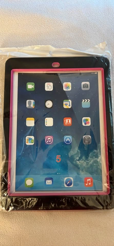 iPad 5 with pink case - photo 5