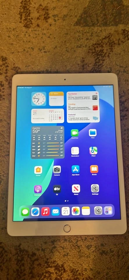 iPad 7th gen 32GB gold/white