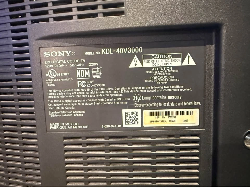 Sony Bravia 40" LCD TV KDL-40V3000 - photo 2