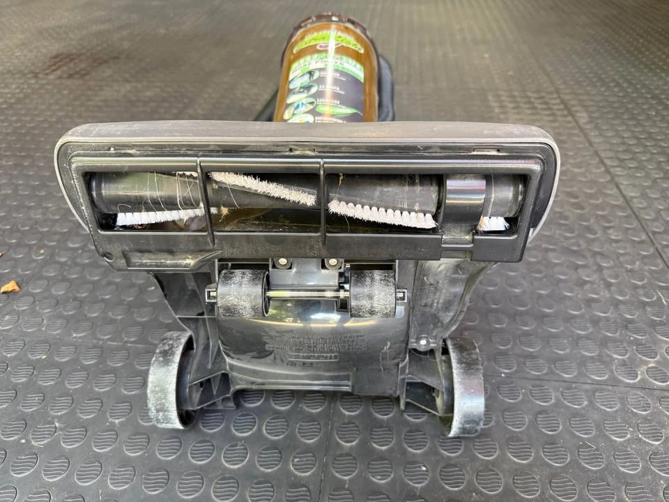 Dirt Devil Bagless Extra Light Vacuum - photo 3