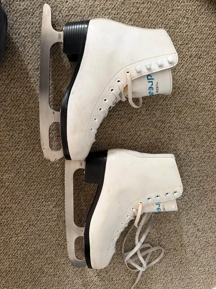VIC Dream Figure Skates- Size 5 US/ 36 EUR - photo 2