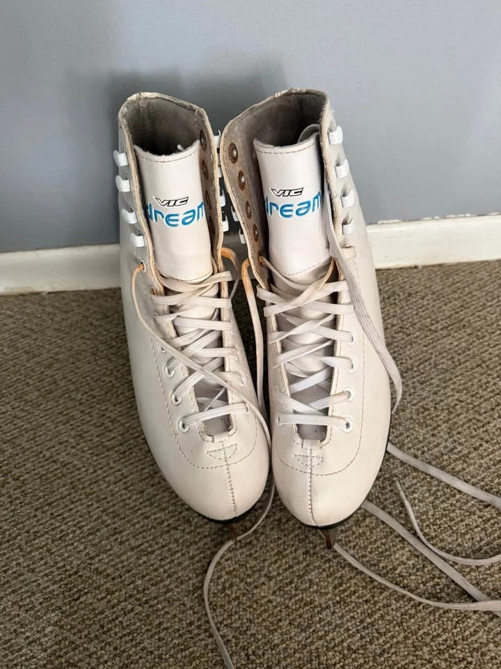 VIC Dream Figure Skates- Size 5 US/ 36 EUR - photo 3