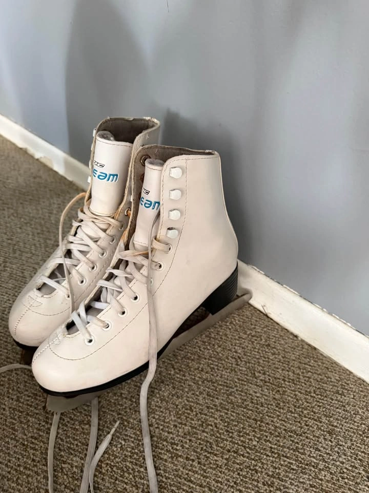 VIC Dream Figure Skates- Size 5 US/ 36 EUR - photo 4