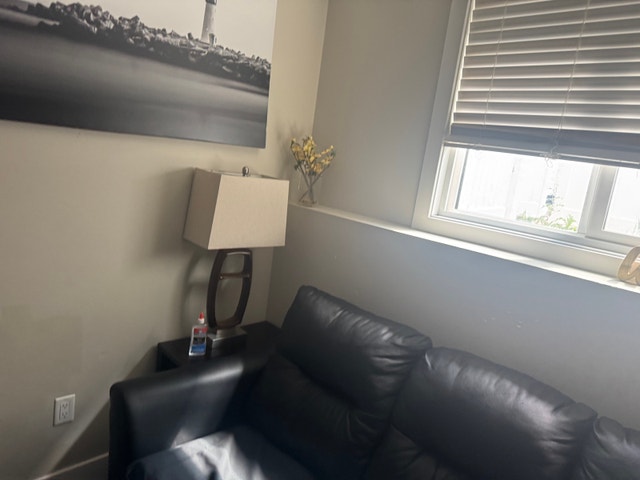 2 bedrooms located in Rosewood - photo 5