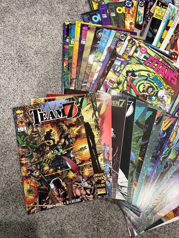 Assorted Comic Collection - photo 2