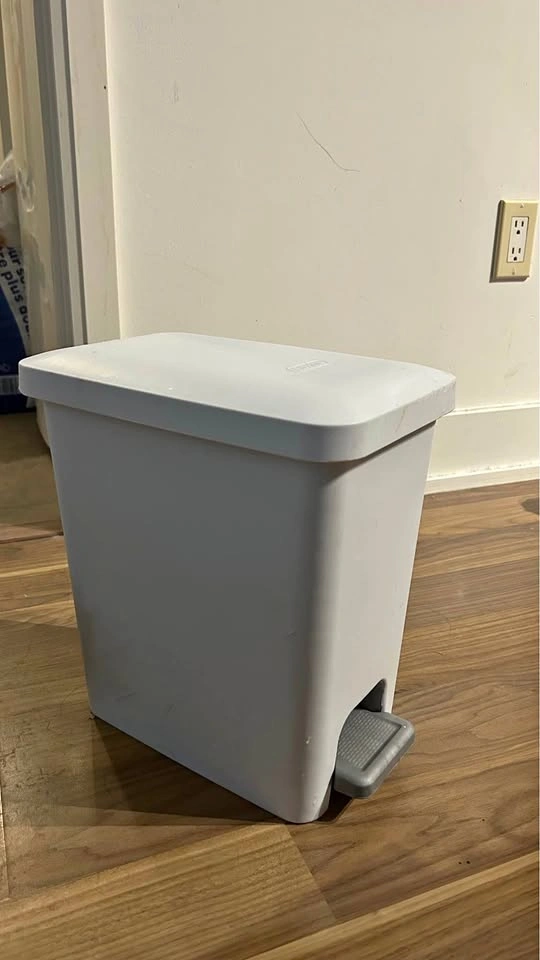 11.5L trash bin