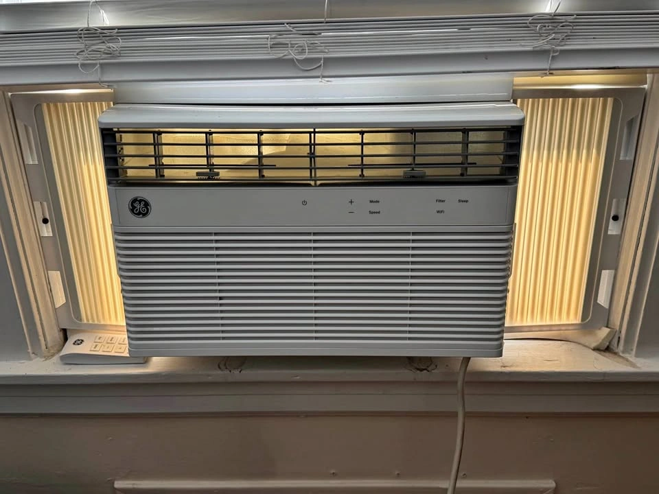 GE 8,000 BTU Smart Window Air Conditioner (Model AWCS08WWT1)