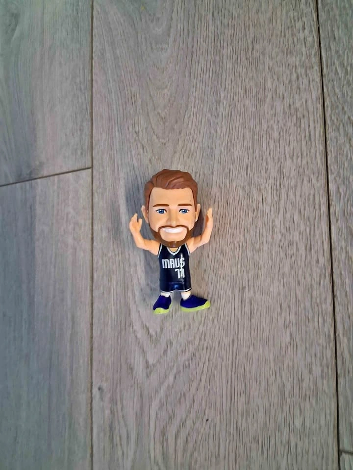 Zuru 5 Surprise NBA Ballers Luka Doncic Mini Figure
