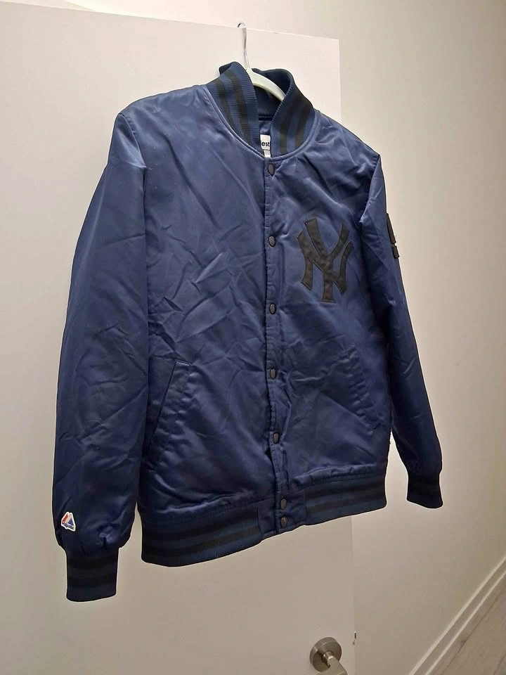 Majestic New York Yankees Satin Bomber Jacket