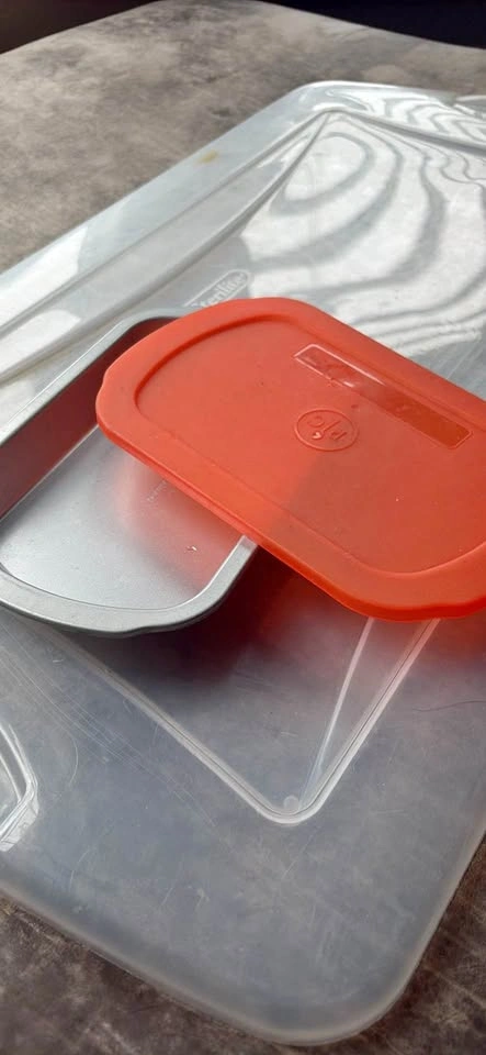 Pampered Chef freezer container