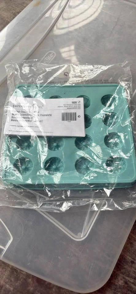 Pampered Chef Fluted Chocolate Mold