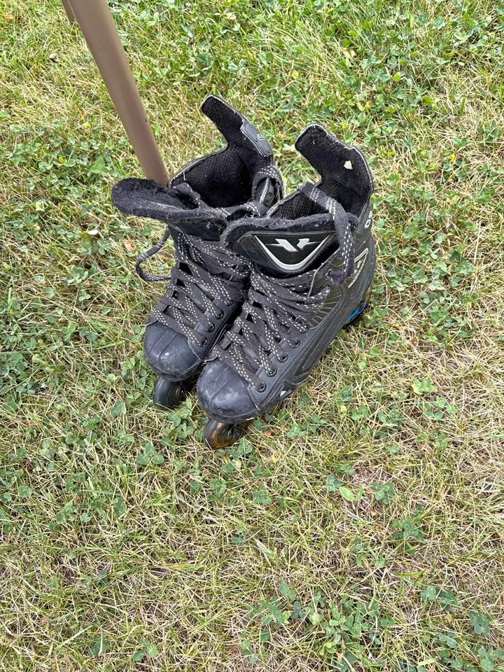 Vapor Inline Hockey Roller Skates