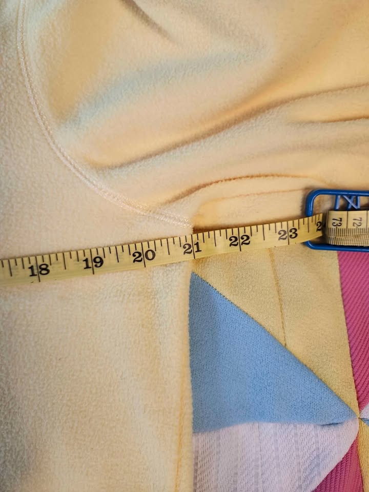 yellow Old Navy pullover sweater from 2004 - photo 4