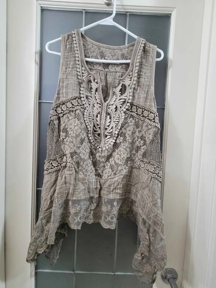 $5 Clothing Items - photo 3
