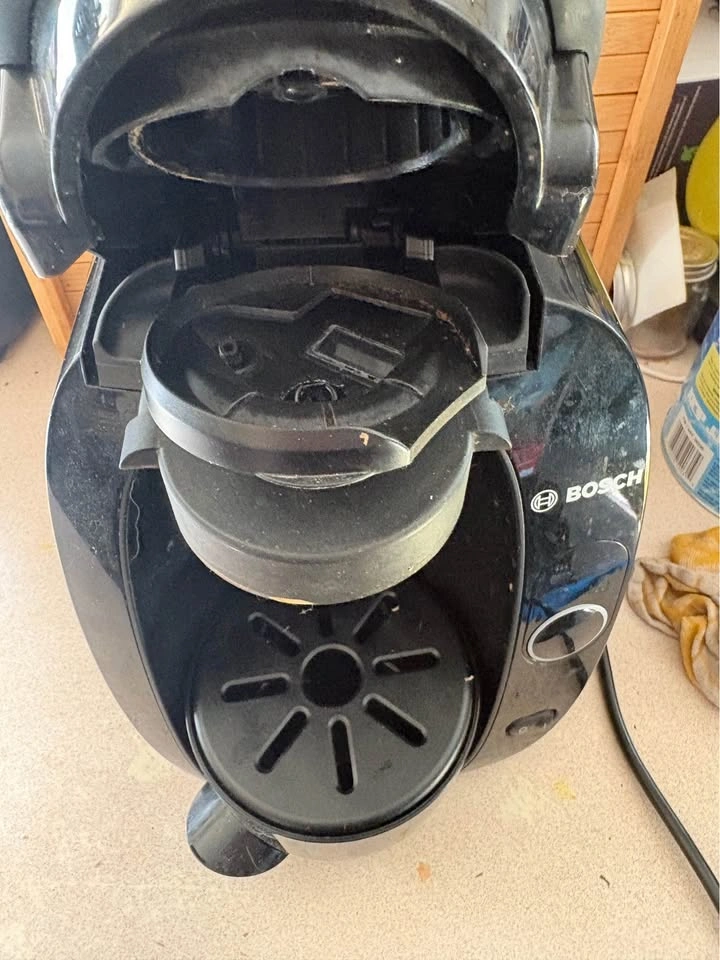 Bosch Tassimo Coffee Maker - photo 3
