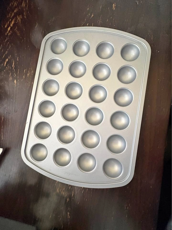Pampered Chef 24-Cup Mini Muffin Pan