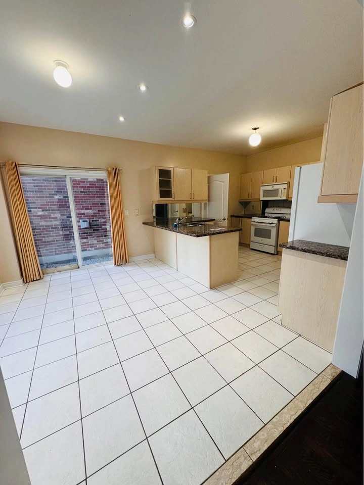 1 Bed 1 Bath - House - photo 5