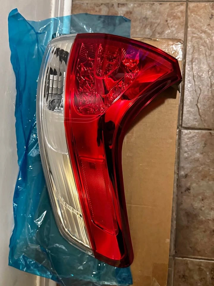 Brand New Toyota Sienna Right Outer Tail Light Assembly