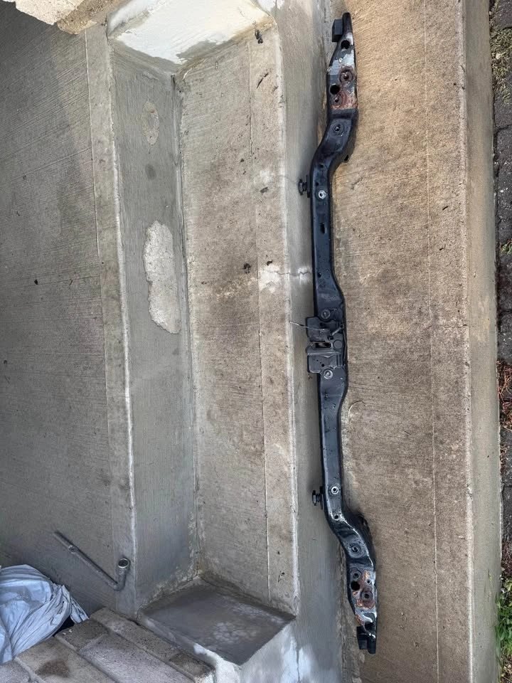 OEM Ram 1500 Hood Latch Support Bar / Upper Core Support - photo 2
